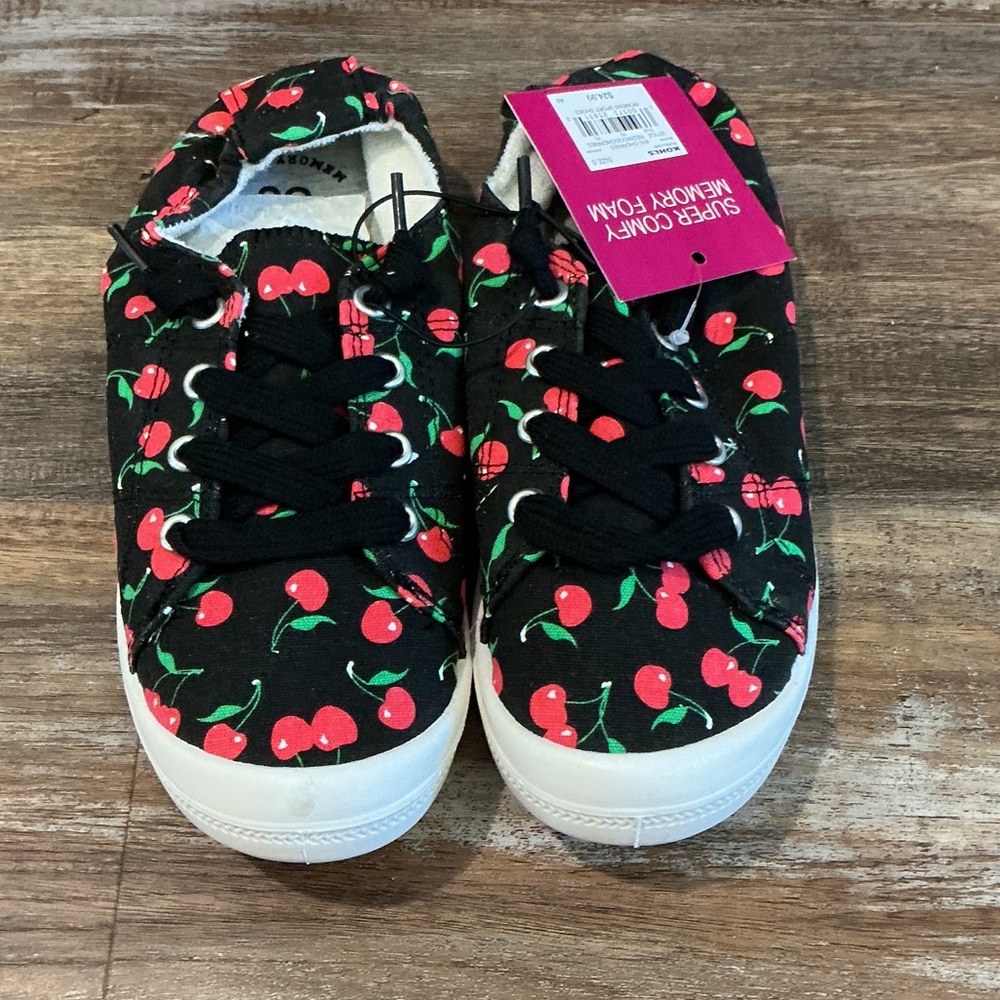 SO Kids Cherry Pattern Sneakers - Black and Red